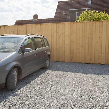 Mit Parkplatz In Petersdorf Lägenhet