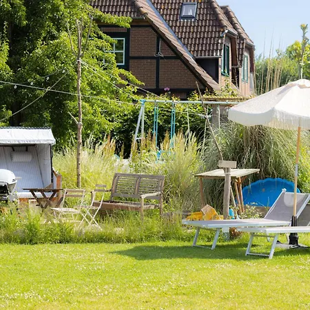 Mit Parkplatz & Garten In Petersdorf * Fehmarn
