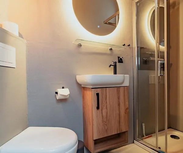 Mit Parkplatz & Garten In Petersdorf *